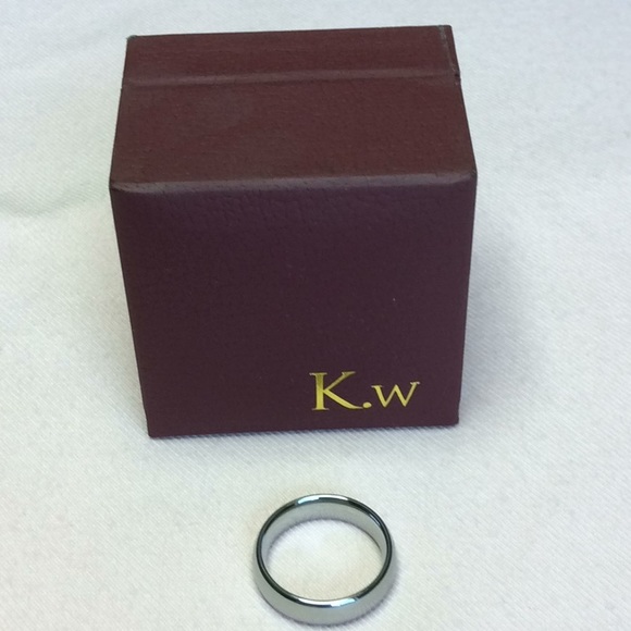 FINAL SALE PRICE Men’s Tungsten Curved Edge Band Ring - Picture 2 of 3